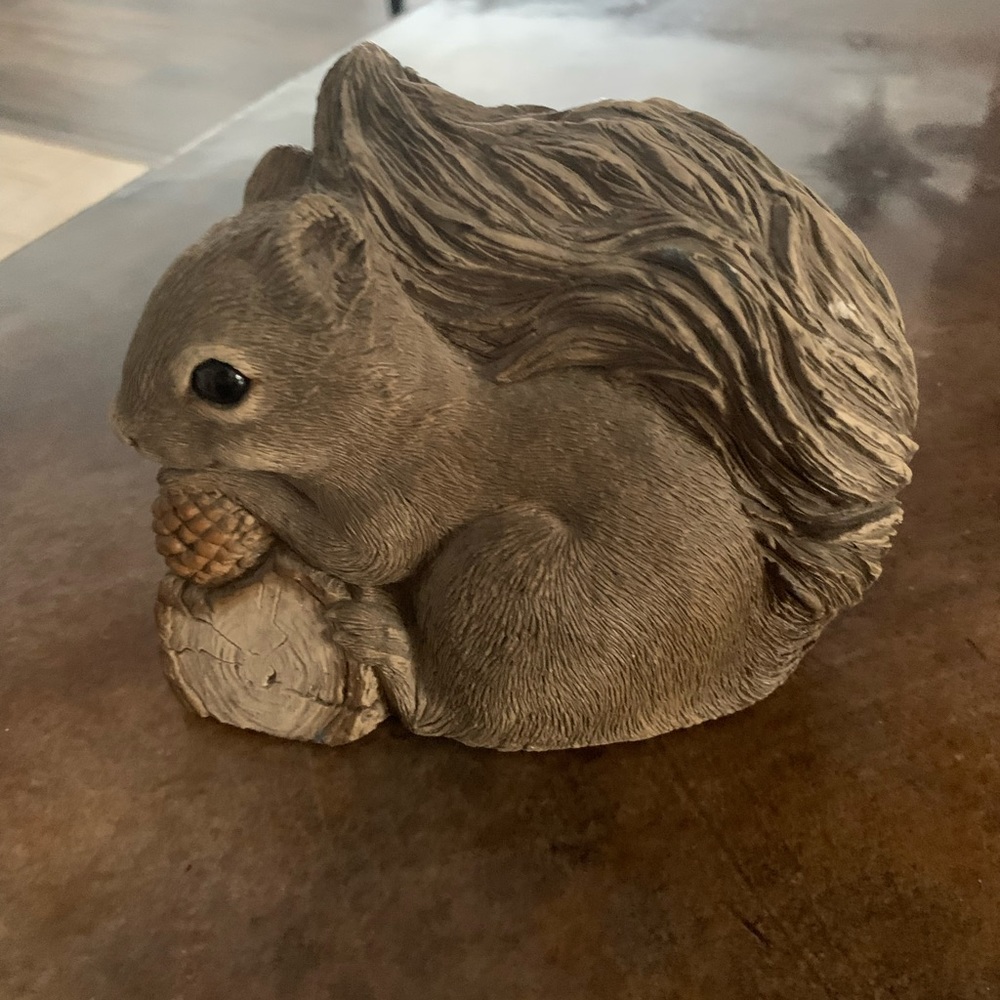 Vintage 1981 sandcast sculpture-squirrel